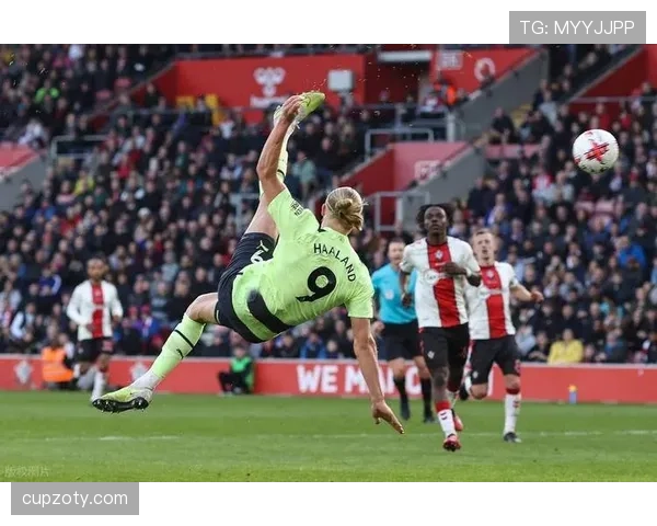 哈兰德 vs 大罗：天赋对比聚焦爆发力与终结效率