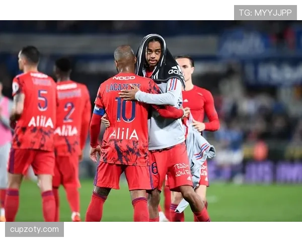 巴尔科拉与登贝莱的边锋对比：终结效率与战术角色差异在哪？