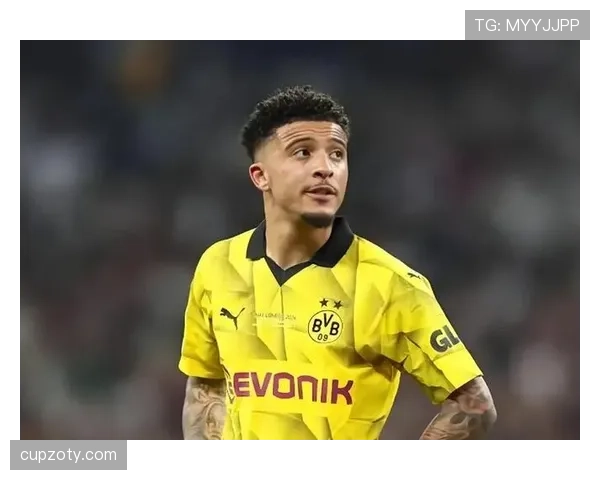 桑乔与萨卡：边路推进路径分化，前者更倚重内切终结，后者趋向多点参与