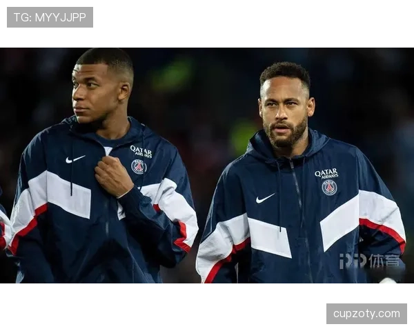 内马尔与姆巴佩反击中控球分散的结构性成因分析